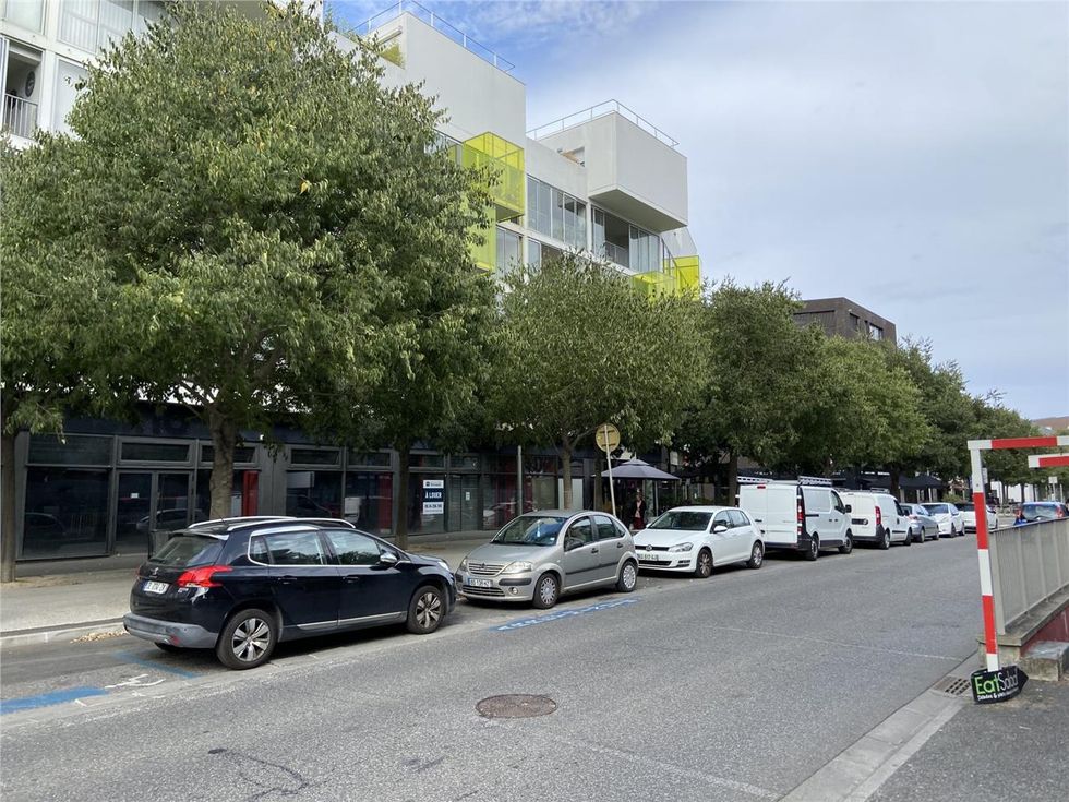 Vente local commercial 1947 m² à Blagnac