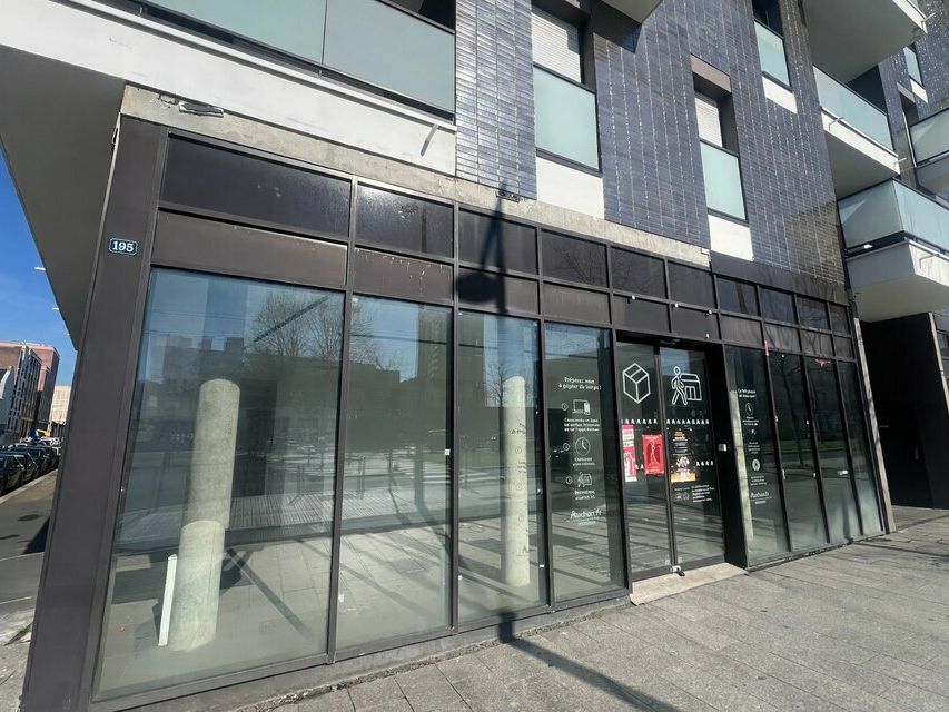 Location local commercial 83 m² non divisibles