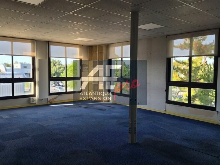 Vente bureaux 415.16 m² non divisibles