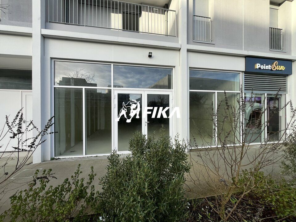 Vente local commercial 306.88 m² non divisibles