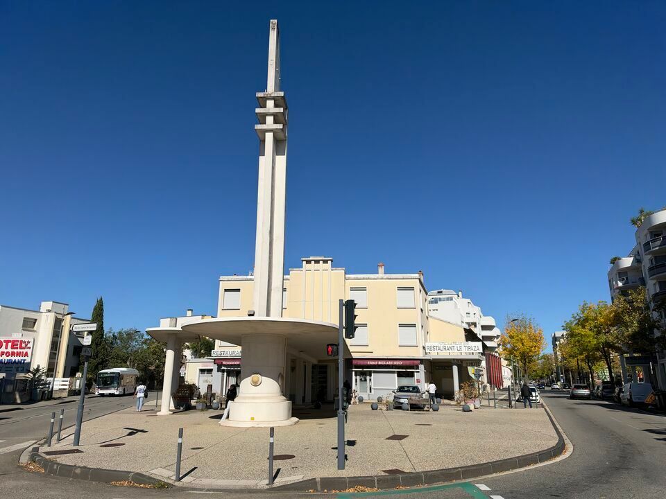 Location local commercial 200 m² non divisibles
