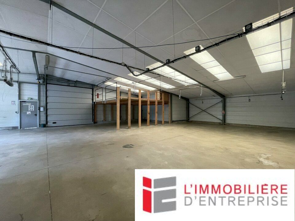 A VENDRE - SAINT AVE - Le Poteau
