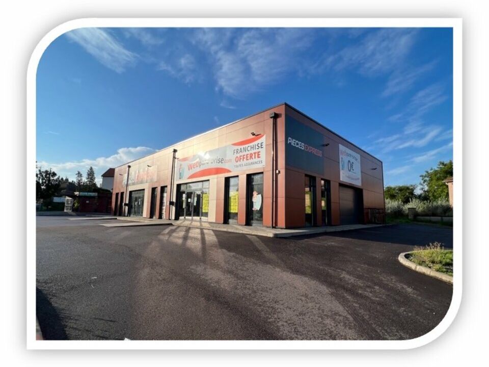 Location local commercial - 200 m²