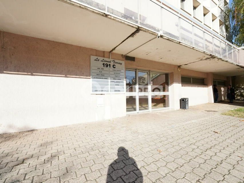 BUREAUX AVENDRE - 586 m² - BRON