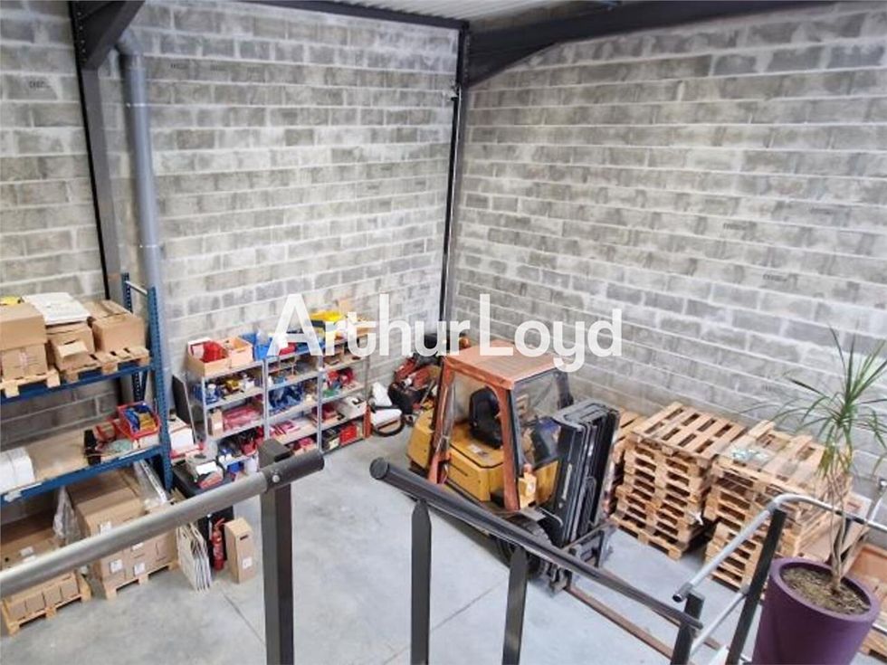 local d'activité à bretteville sur odon - 198 m²