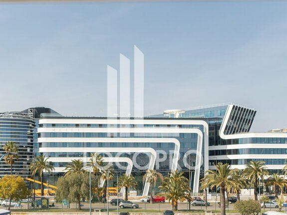 Location bureaux 662.5 m² non divisibles