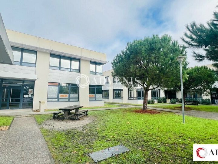 Location bureaux 1237 m² divisibles à partir de 133 m²