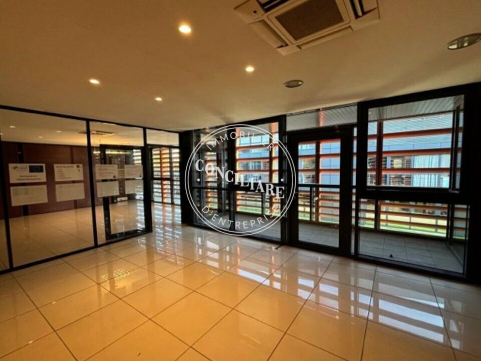 Location bureaux 81 m² non divisibles