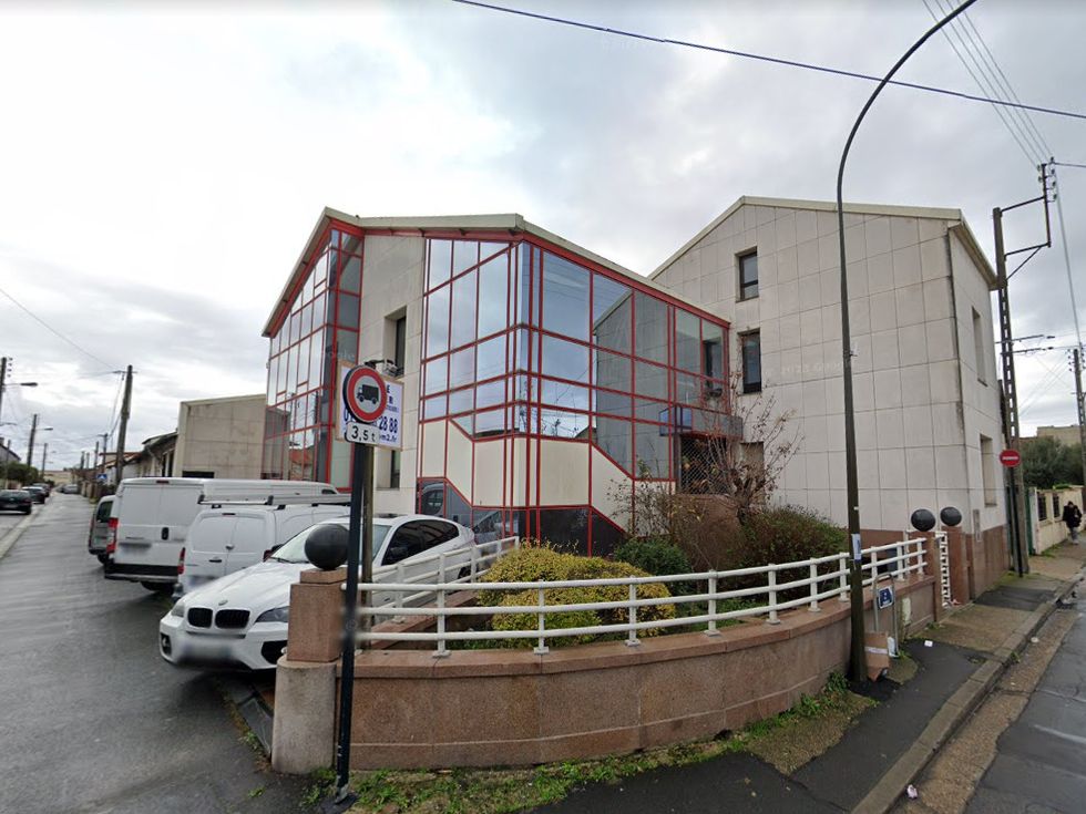 Vente entrepôts 1800 m² non divisibles
