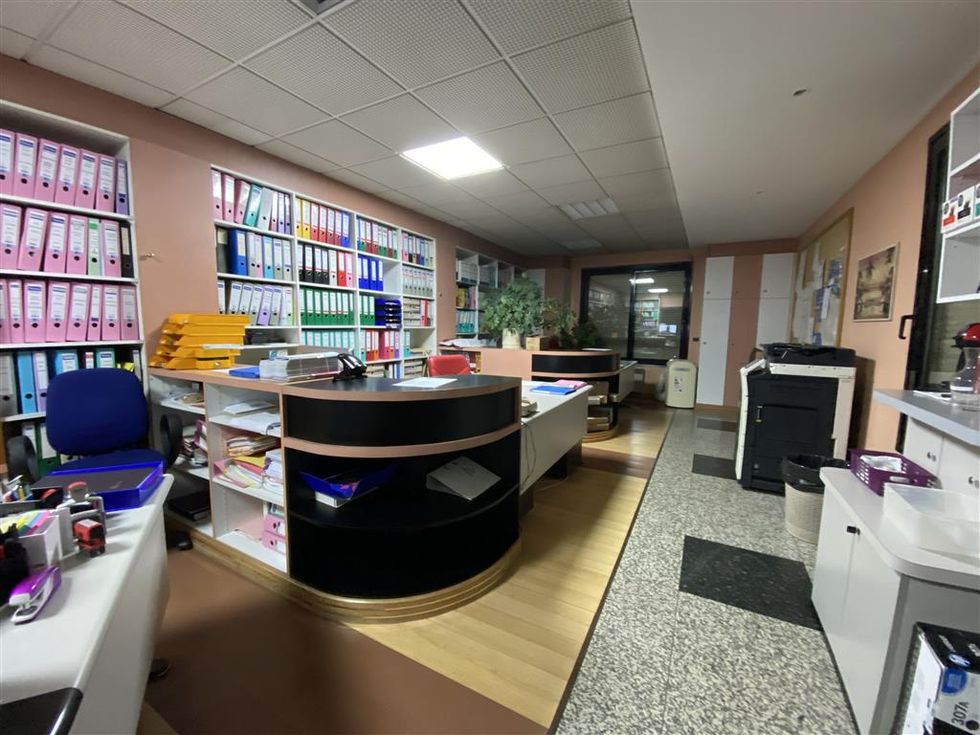 Vente entrepôts 1800 m² non divisibles