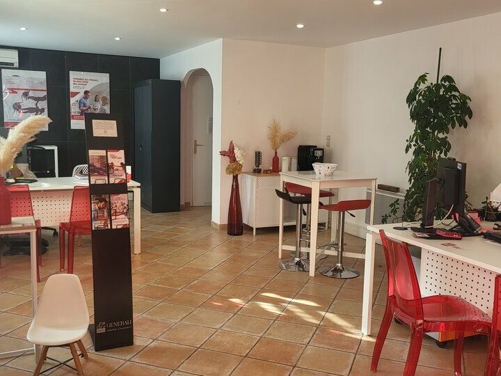 A LOUER - MONTELIMAR - ROUTE DE MARSEILLE - BUREAUX EN RDC DE 85 m2 AVEC ACCESSIBILITÉ PMR ET PARKING