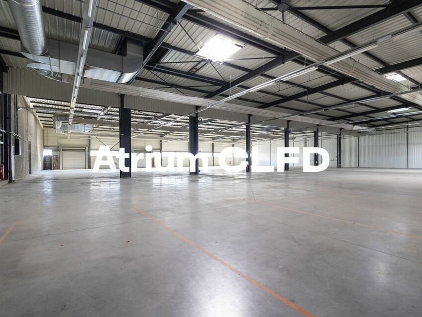 Location local d''activites 2364 m² non divisibles