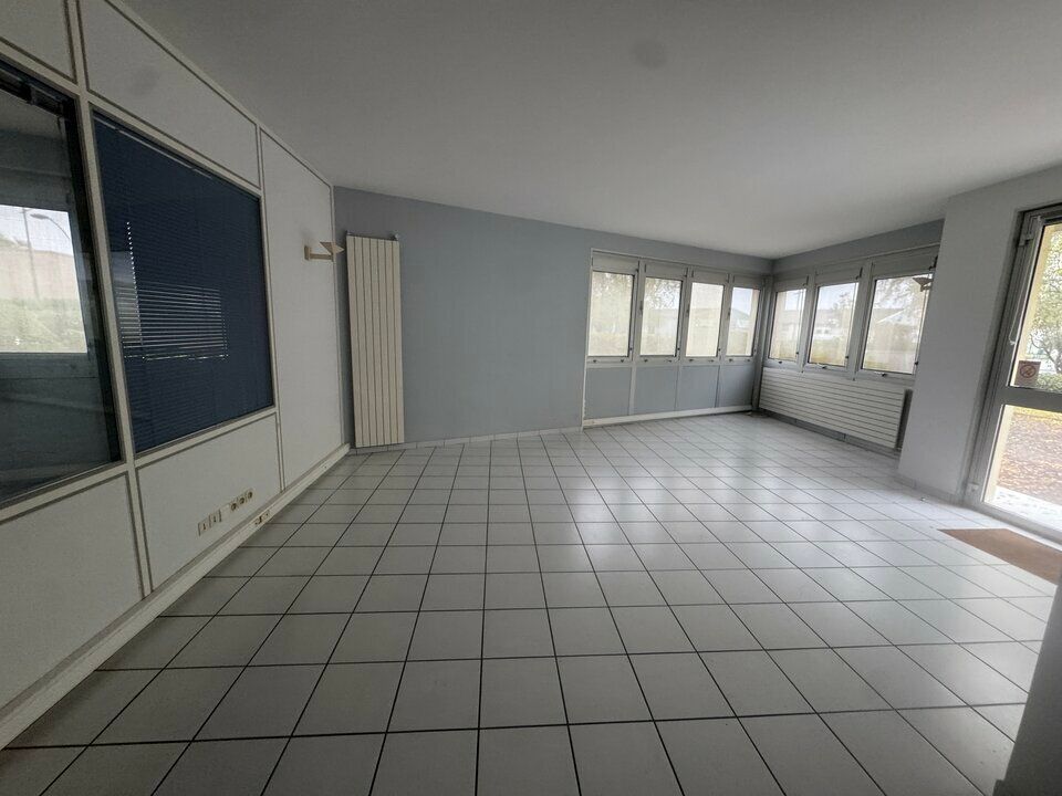 Location local d''activites 410 m² non divisibles