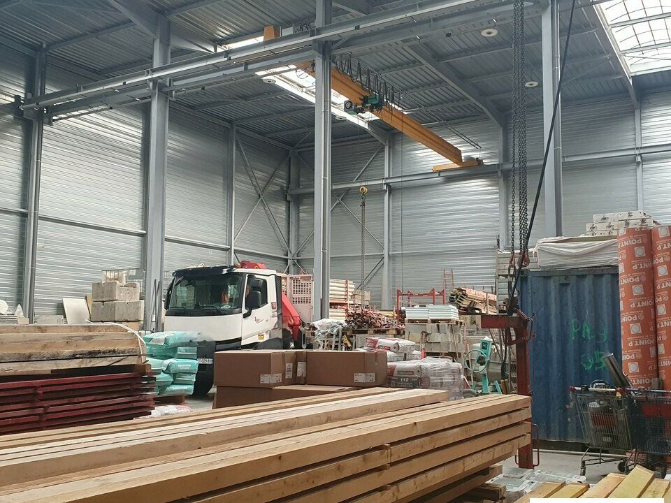 Vente local d''activites 1575 m² non divisibles