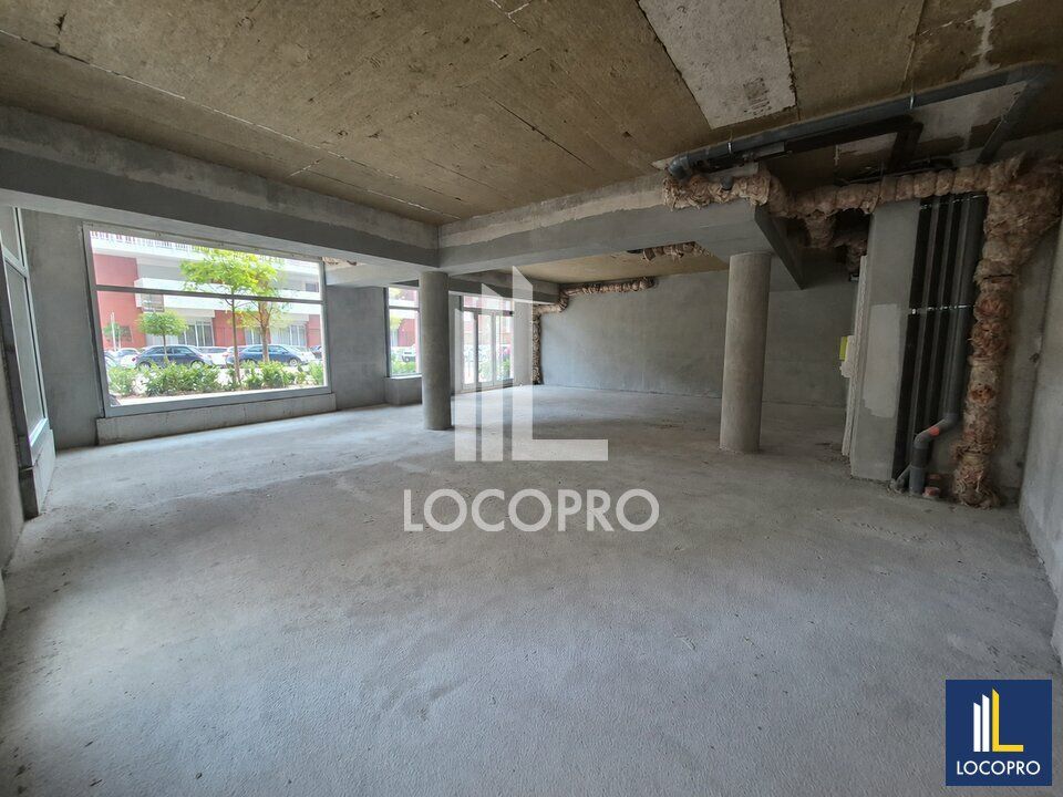 A VENDRE - LOCAL COMMERCIAL - 111 M2 - NICE