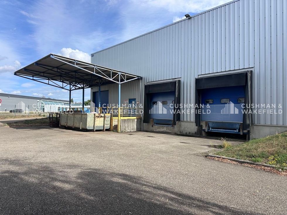 Vente activités 3200 m² non divisibles