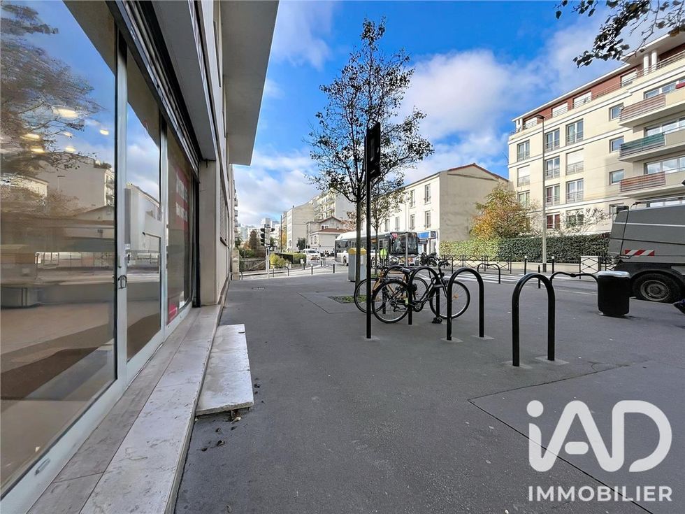 Vente local commercial 82 m² à Courbevoie