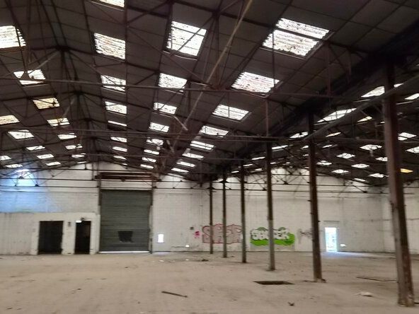 À VENDRE – ENTREPÔT AVEC COUR PRIVATIVE – CHEVIGNY-SAINT-SAUVEUR