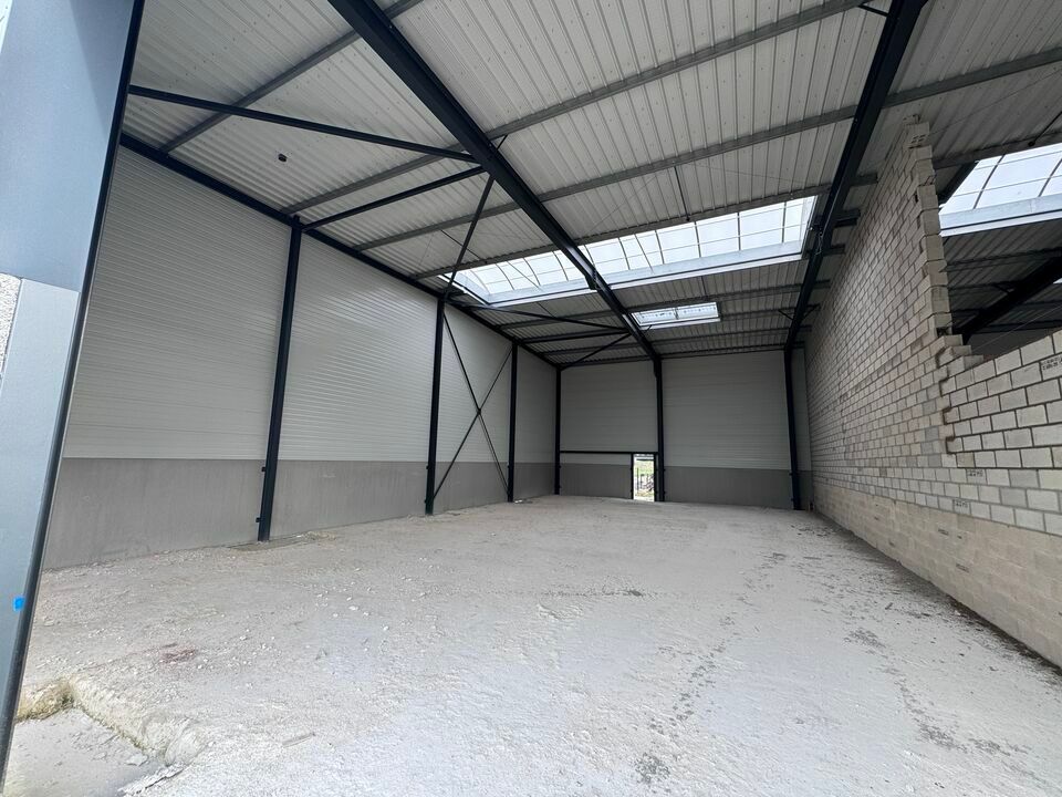 EXCLUSIVITÉ – LOCAL D'ACTIVITÉ À LOUER DE 263 M² – ZONE ARTISANALE – 10 PARKINGS