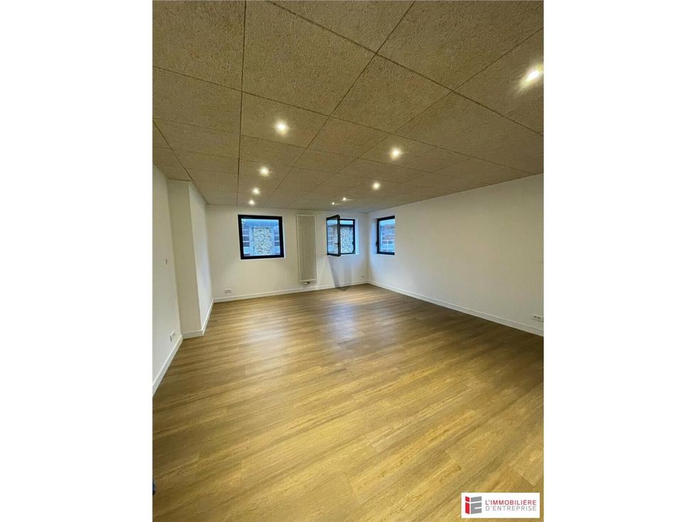 Location bureaux 113 m² non divisibles