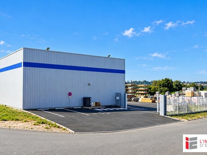 INVESTISSEMENT – ENSEMBLE IMMOBILIER COMMERCIAL LOUÉ – BÂTIMENT DE 460 M² SUR TERRAIN DE 3 100 M² – MINIHY-TRÉGUIER