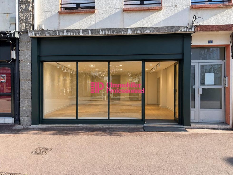 Location local commercial 43 m² à Lorient