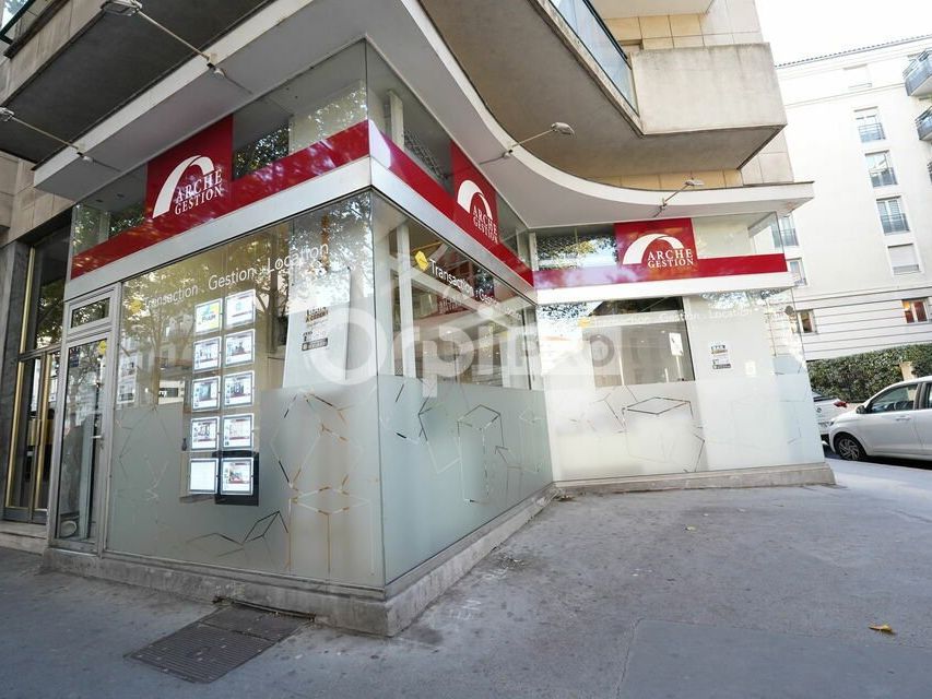Location local commercial 42 m² non divisibles
