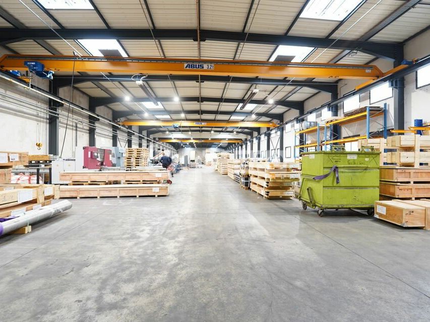 Location local d''activites 1886 m² non divisibles