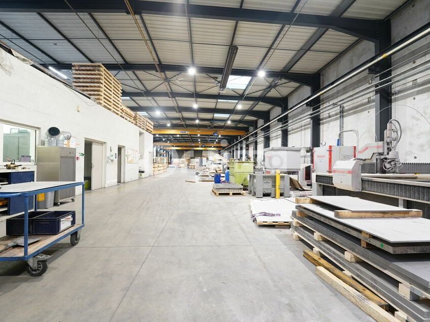 LOCAL D'ACTIVITE A LOUER - 1 886 m² - CHASSIEU