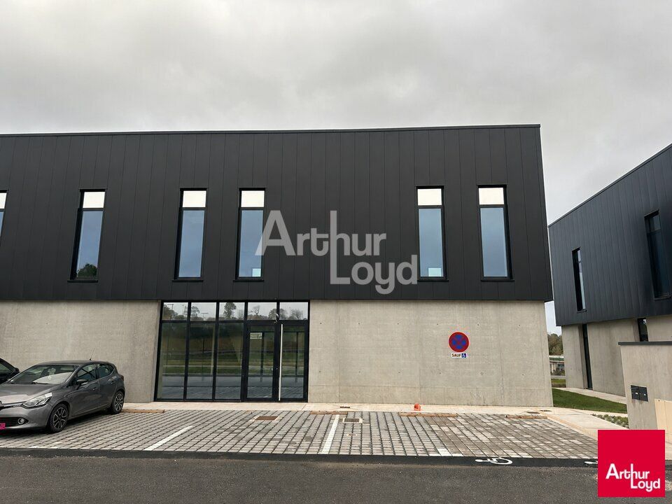 VITRE - COMMERCE PIED D'IMMEUBLE ET BUREAUX A LOUER