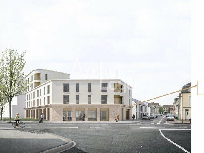À VENDRE : CELLULE COMMERCIALE BRUTE DE BÉTON D'ENVIRON 455,3 M² - LE MANS