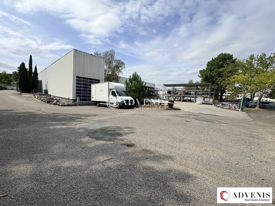 Vente local d''activites 2600 m² non divisibles