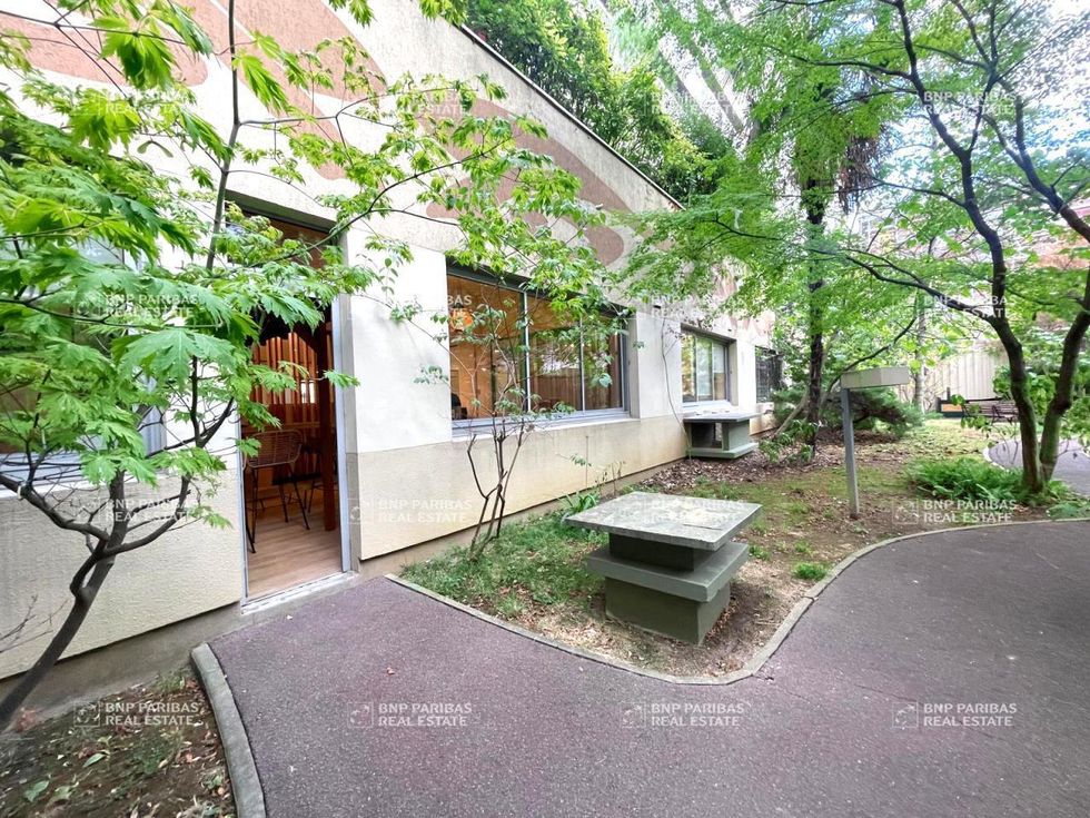 581 m² pour ce bureaux en vente à Paris
