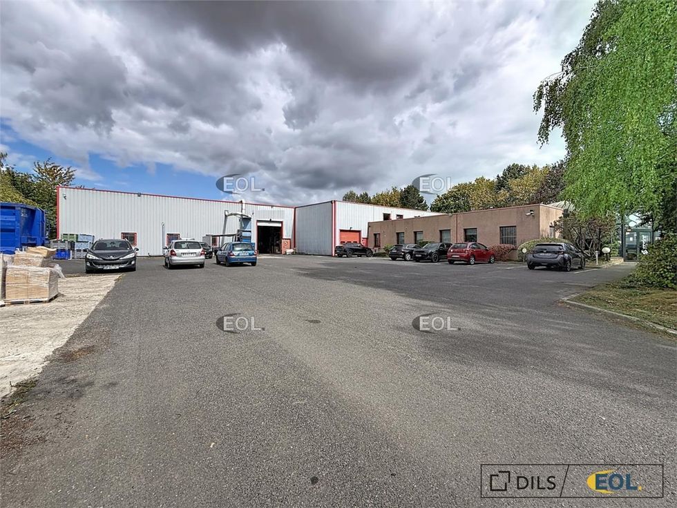 Vente Local d'activités 2446 m² non divisibles