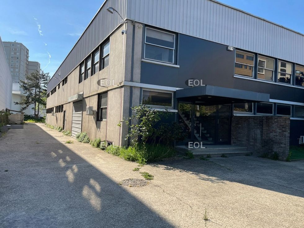 Location Local d'activités 823 m² non divisibles