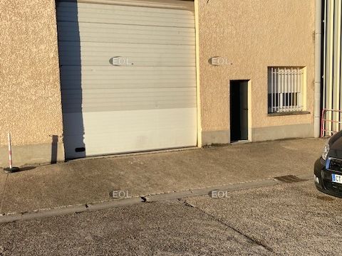 Local d'activités et bureaux de 282 m² à louer/ à vendre à Morainvilliers (78)
