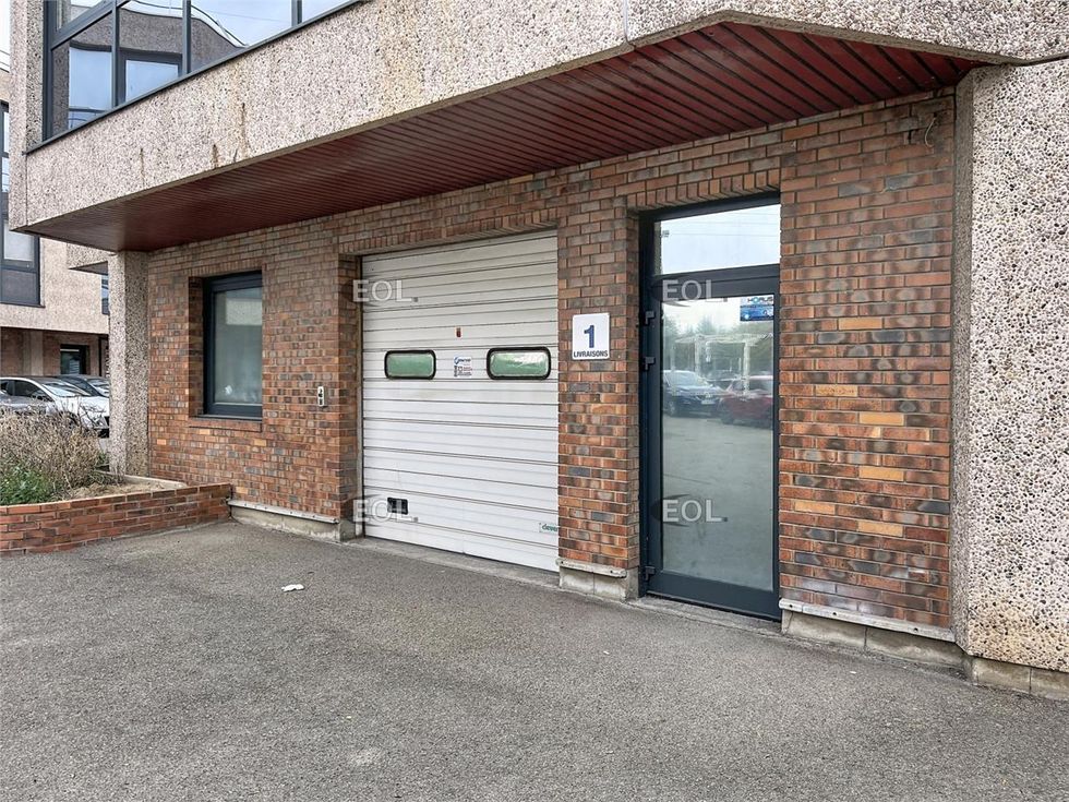 A LOUER : Local d'activités de 235 m²