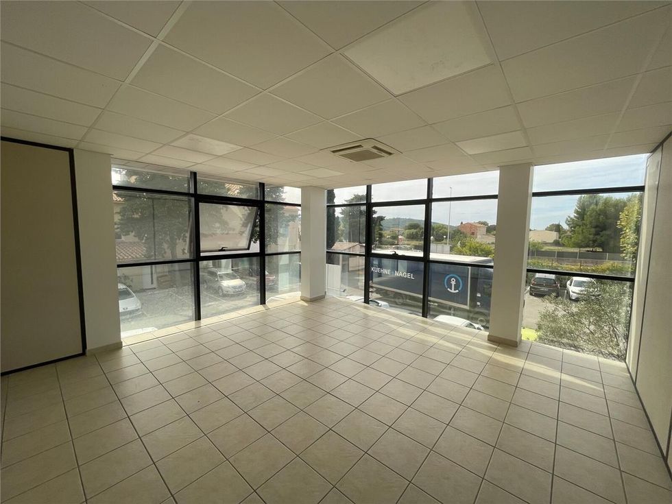 CBRE vous propose en co-exclusivité un plateau de