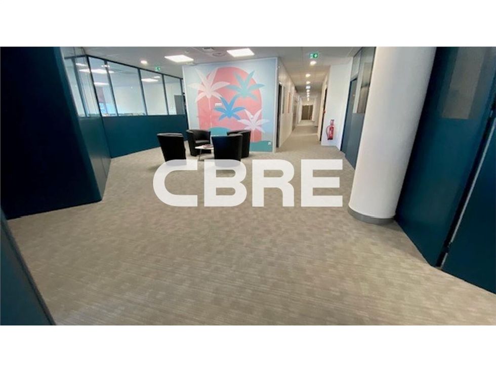 CBRE vous propose à la location des bureaux d'env