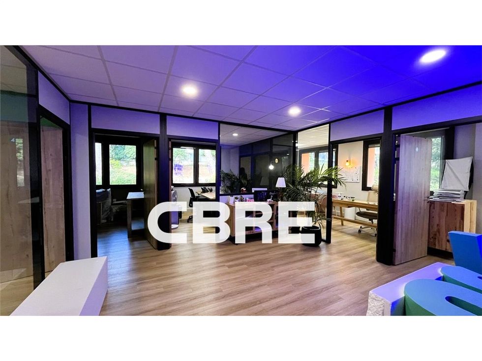 CBRE vous propose à la vente des bureaux d'enviro