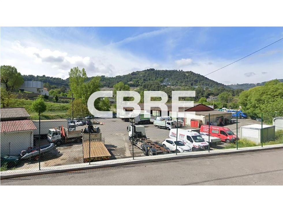 CBRE vous propose à la location un ensemble immob