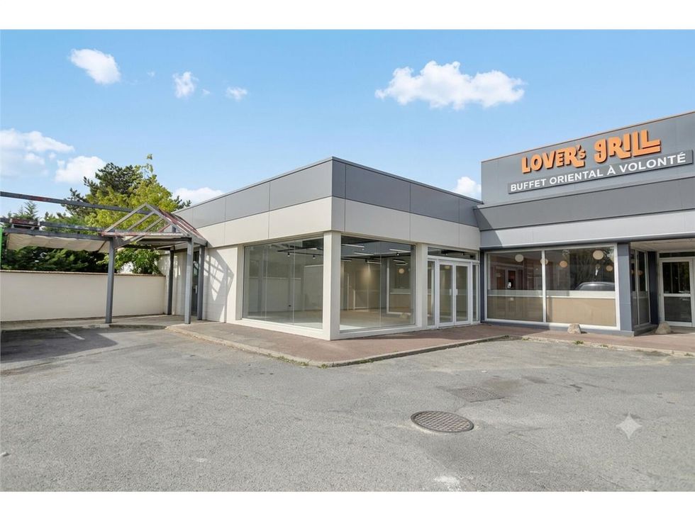 À LOUER - LOCAUX COMMERCIAUX DE 574m2- NOGENT-SUR