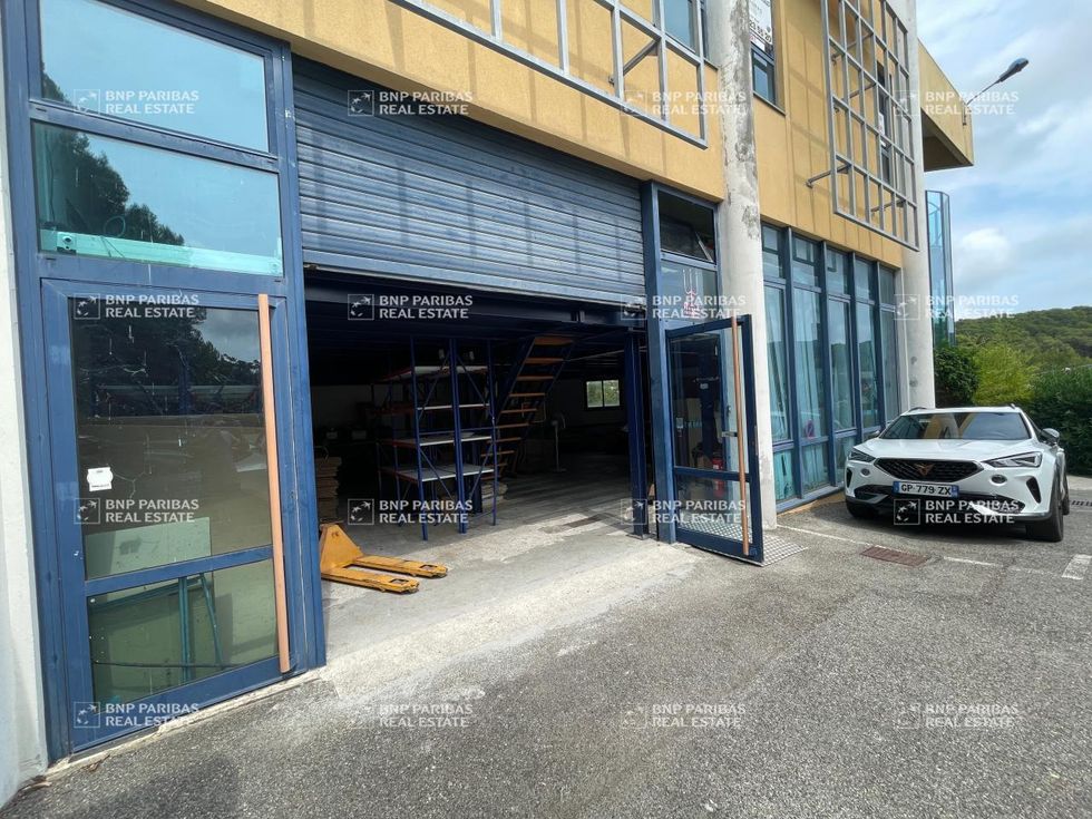Location Activité 441.6 m² non divisibles 06220 Vallauris