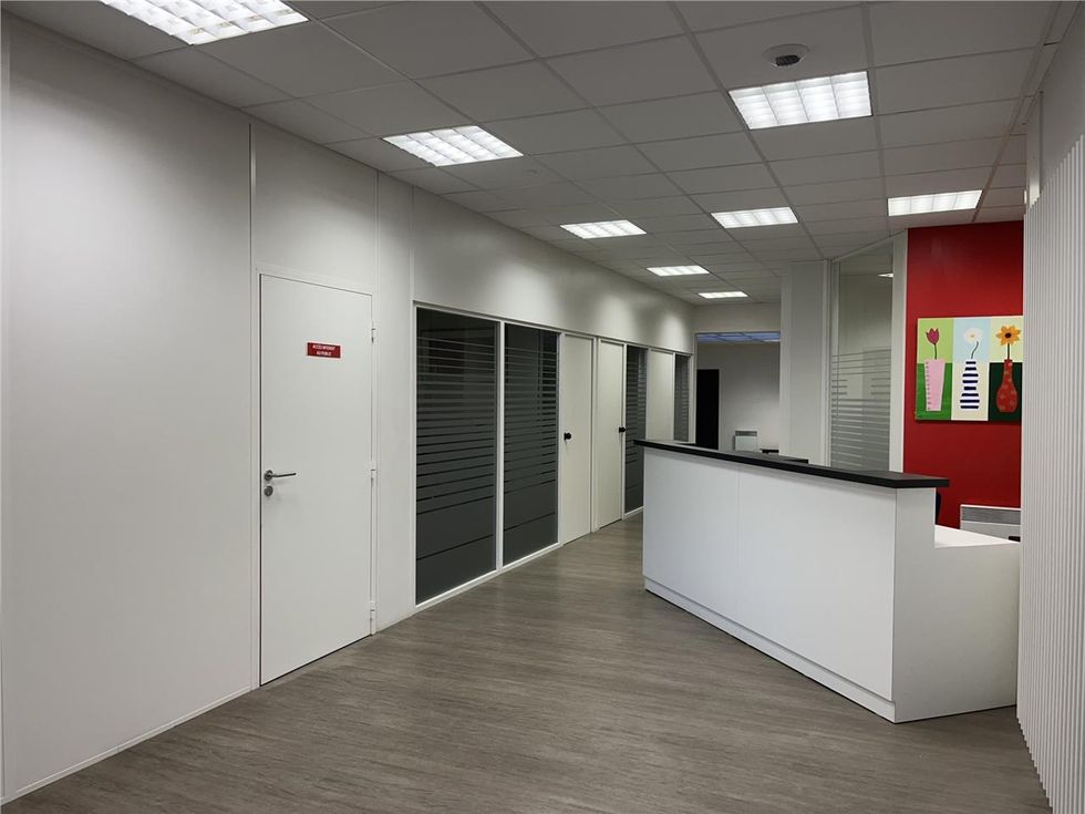 IMMEUBLE DE BUREAUX A LOUER -SAINT-QUENTIN Bénéfi