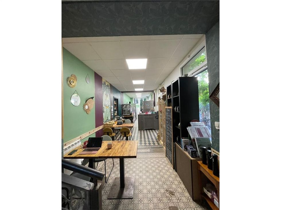 Nous vous proposons à la location un local commer