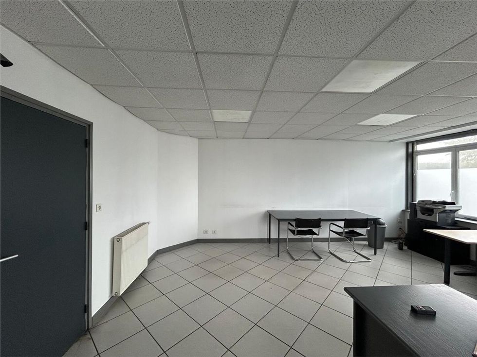A LOUER - BUREAU - 27 M2 - SAINT-QUENTIN ARTHUR