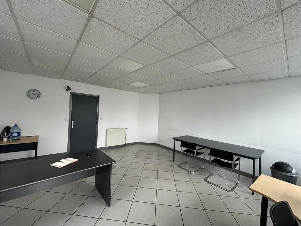 A LOUER - BUREAU - 27 M2 - SAINT-QUENTIN ARTHUR