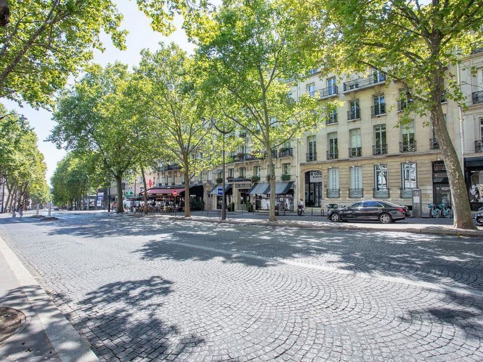 584 m² pour ce bureaux en location à Paris
