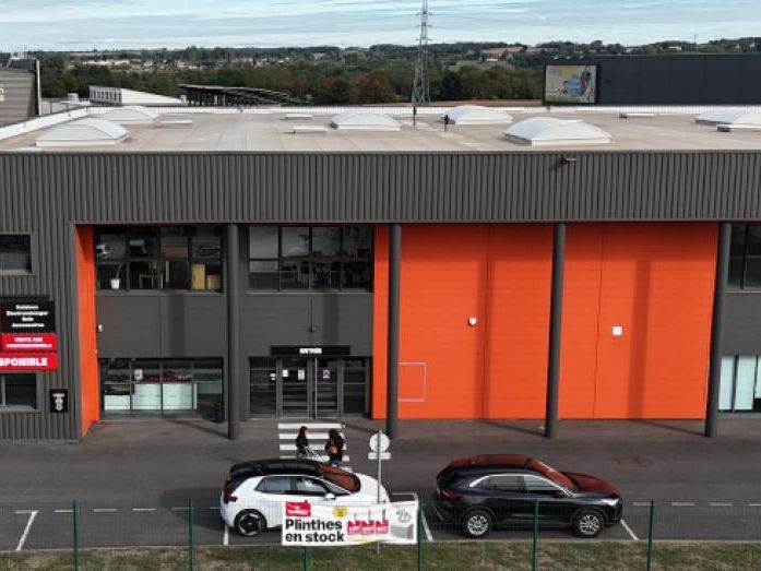 Location Activité 1375 m² divisibles 69400 Arnas