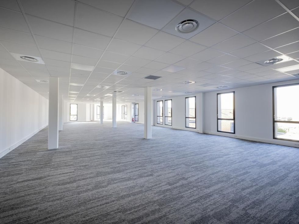 2702 m² pour ce bureaux en vente à Mérignac